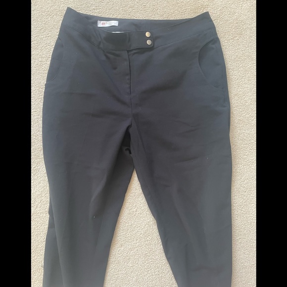 🌾 Zip leg capris - Picture 1 of 6